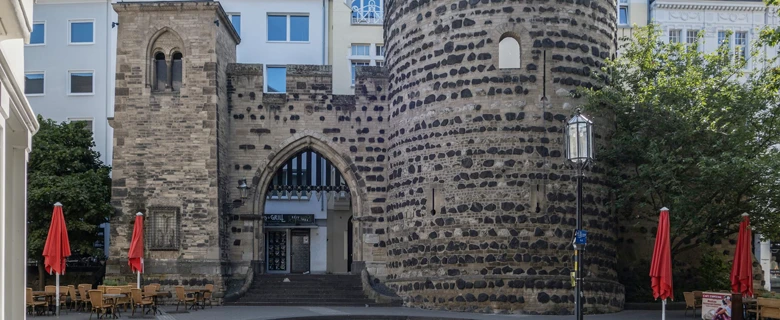 Selbständiger Unternehmer bei der Planung in Bonn